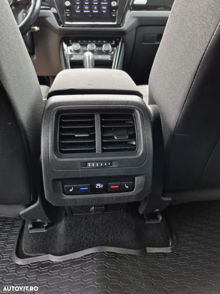 Volkswagen Touran 2.0 TDI SCR (BlueMotion Technology) DSG Highline - 12