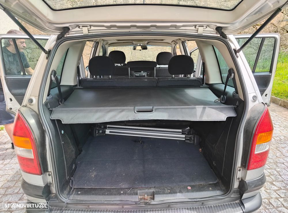 Opel Zafira 2.0 Di Elegance - 2