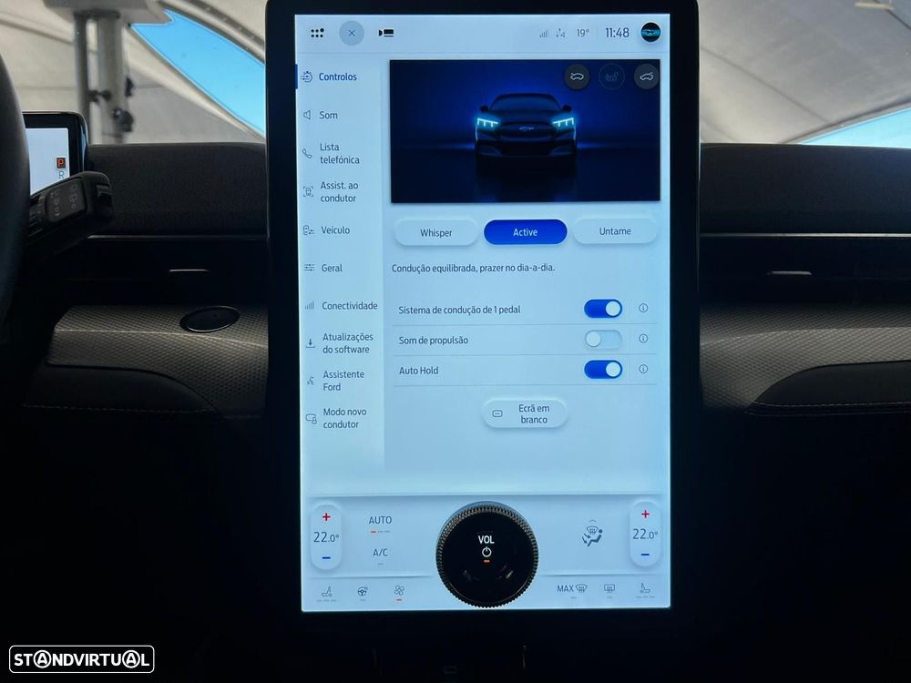 Ford Mustang Mach-E 75.7 kWh Premium AWD - 34