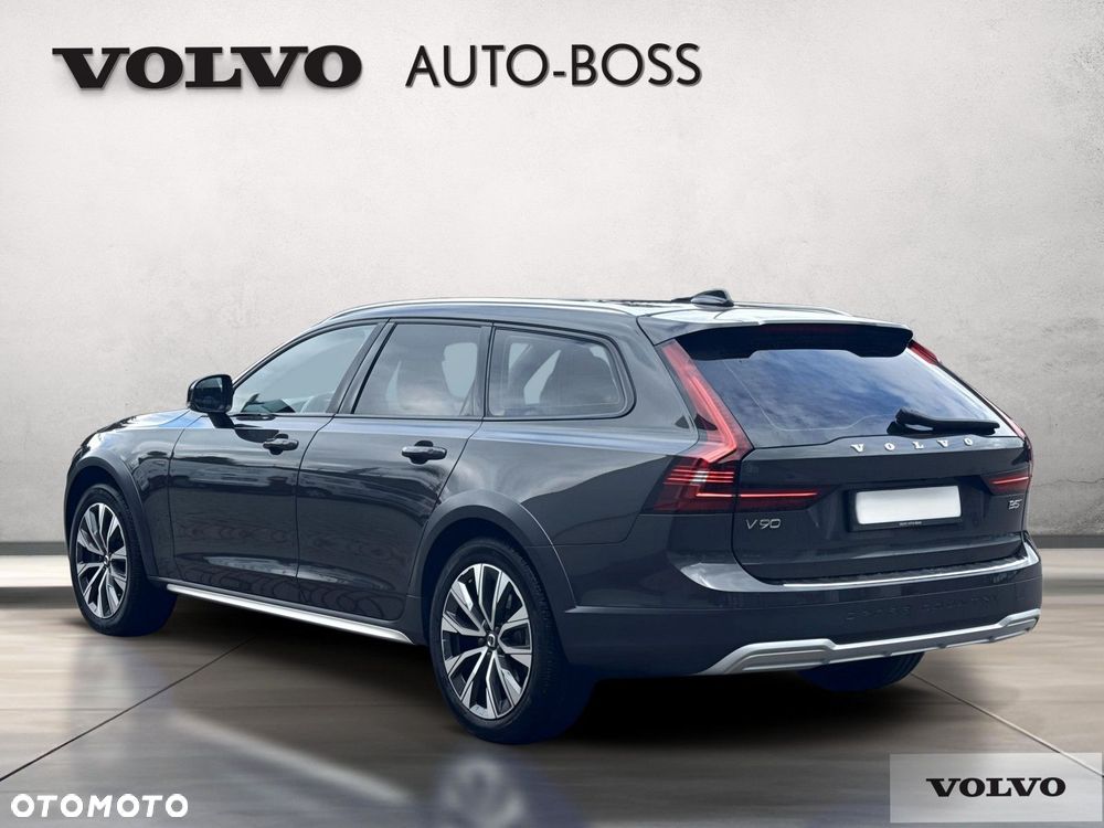 Volvo V90 Cross Country - 3