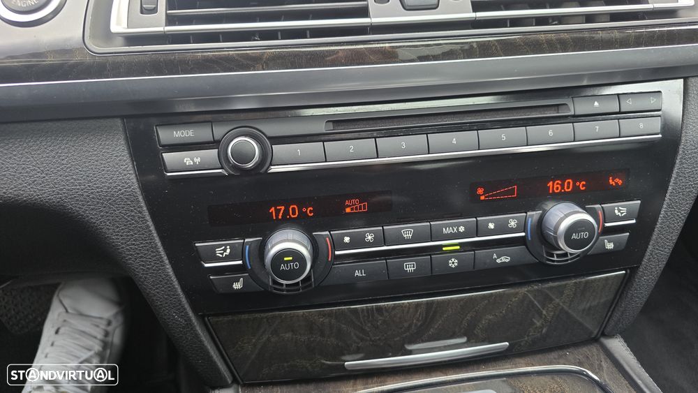 BMW 740 d Pack M - 34