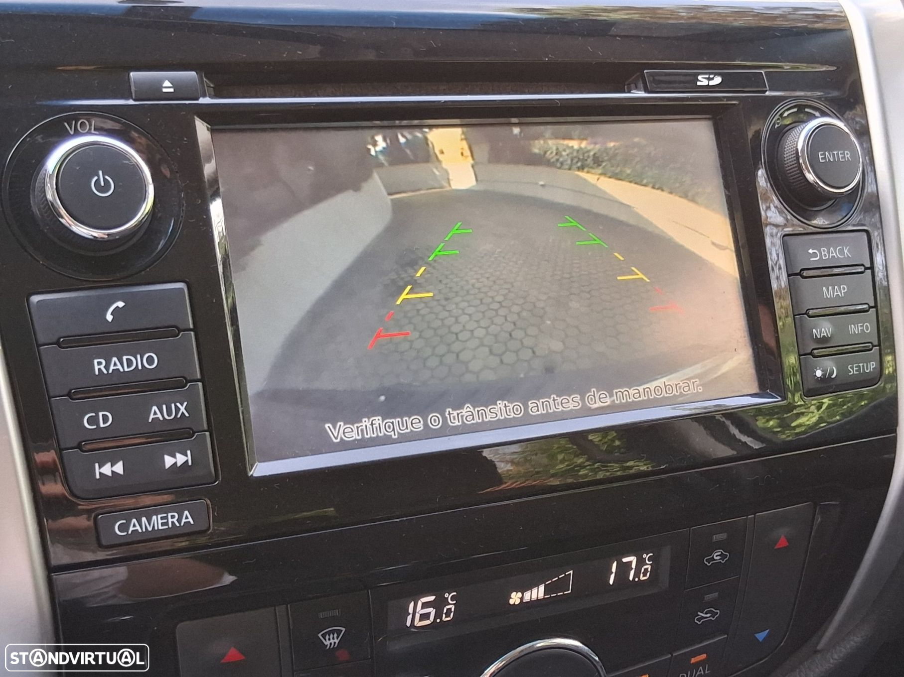 Nissan Navara 2.3 dCi CD 4WD N-Connecta Nav+Barras - 45