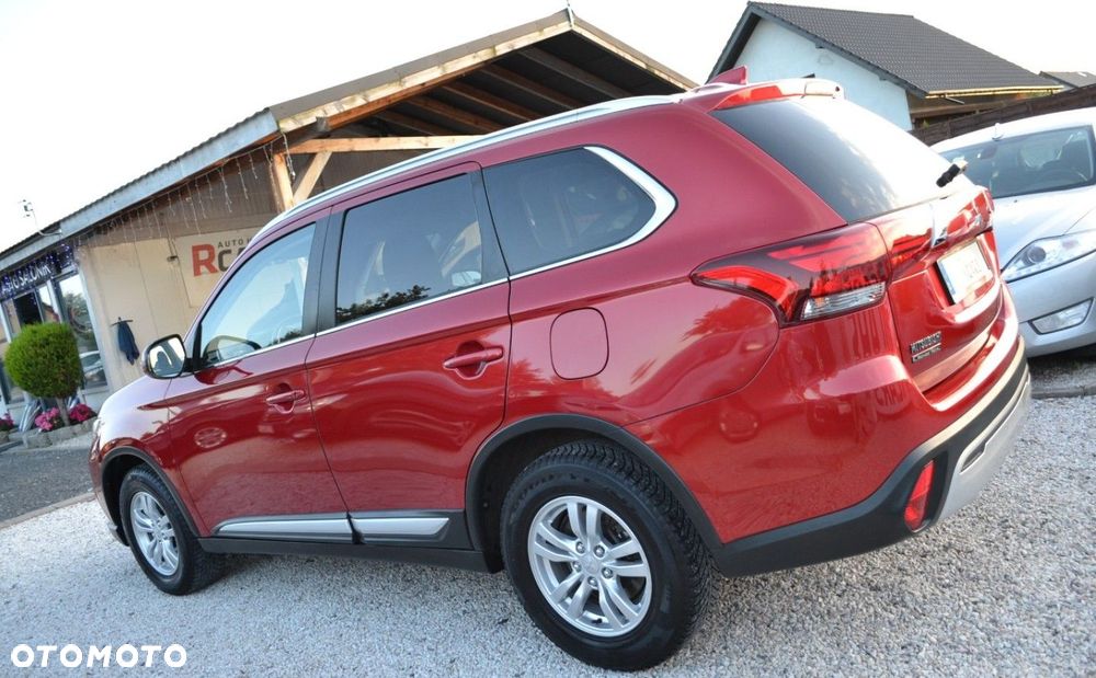 Mitsubishi Outlander 2.0 Intense + 2WD - 18