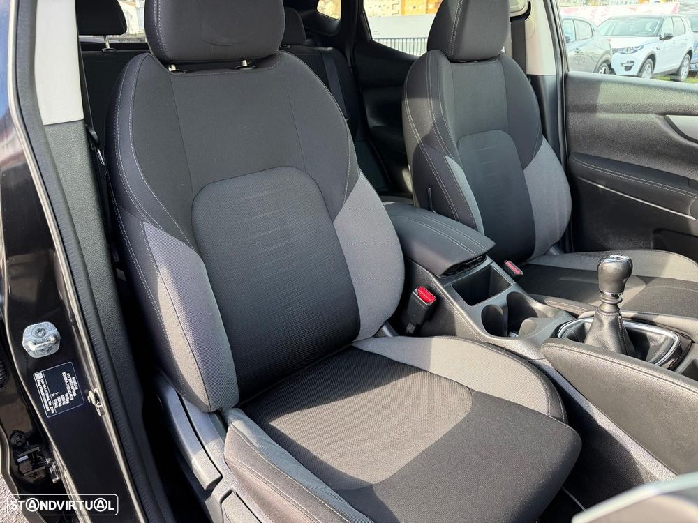 Nissan Qashqai 1.5 dCi N-Connecta 18 - 16