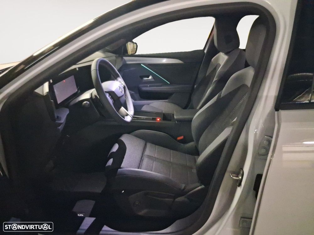 Opel Astra Sports Tourer - 9