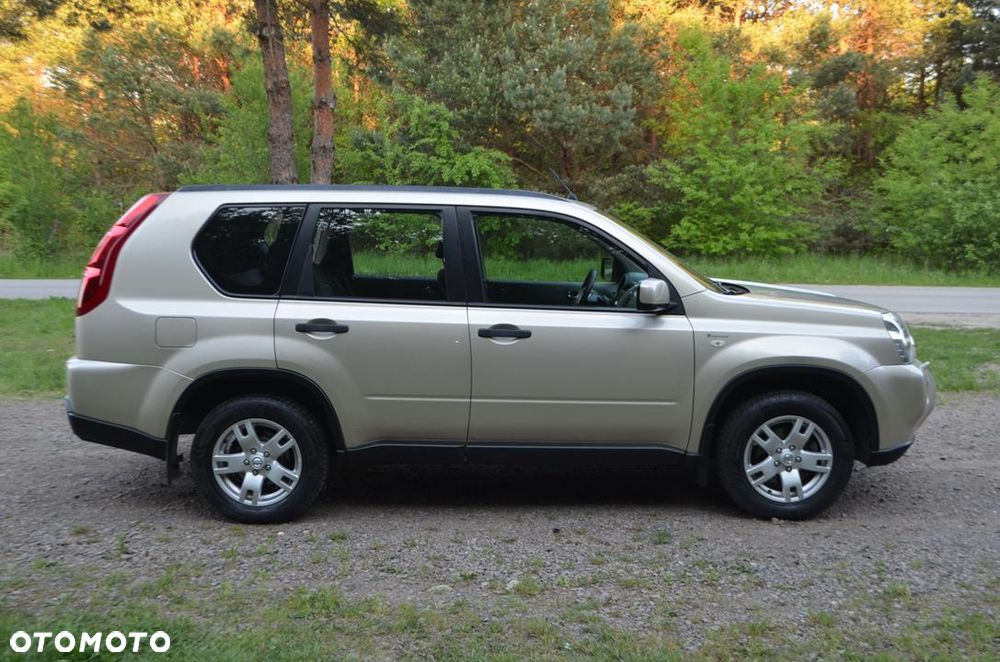 Nissan X-Trail 2.0 SE - 11
