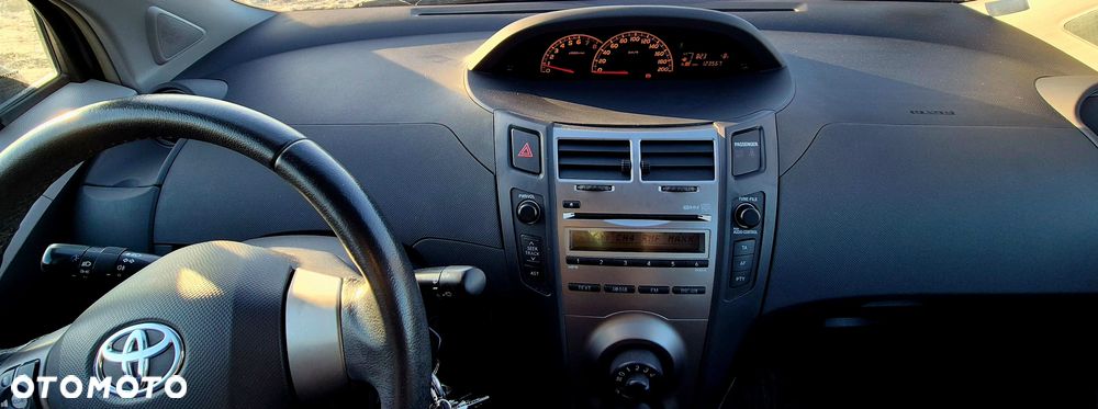 Toyota Yaris - 7
