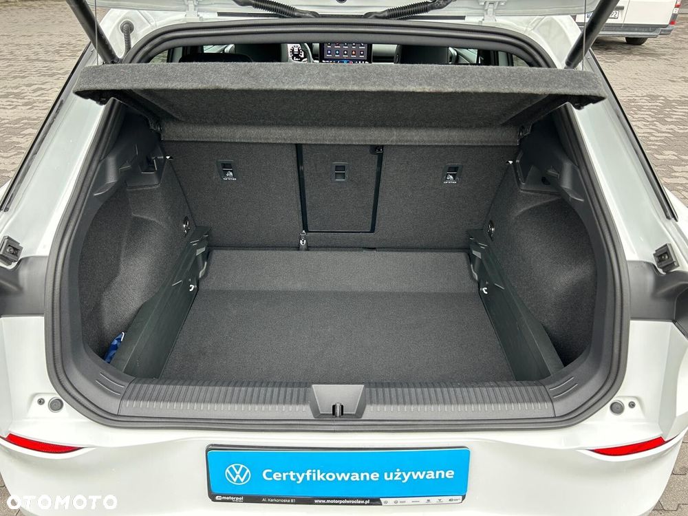 Volkswagen T-Roc 1.5 eTSI R-Line DSG - 11