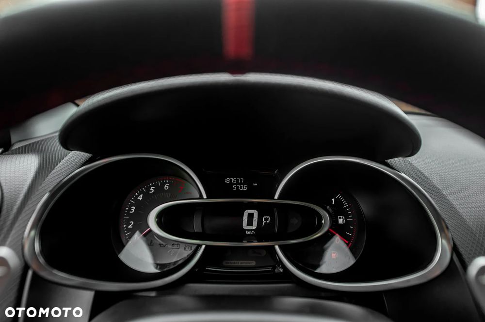 Renault Clio TCe 200 EDC Sport R.S - 23