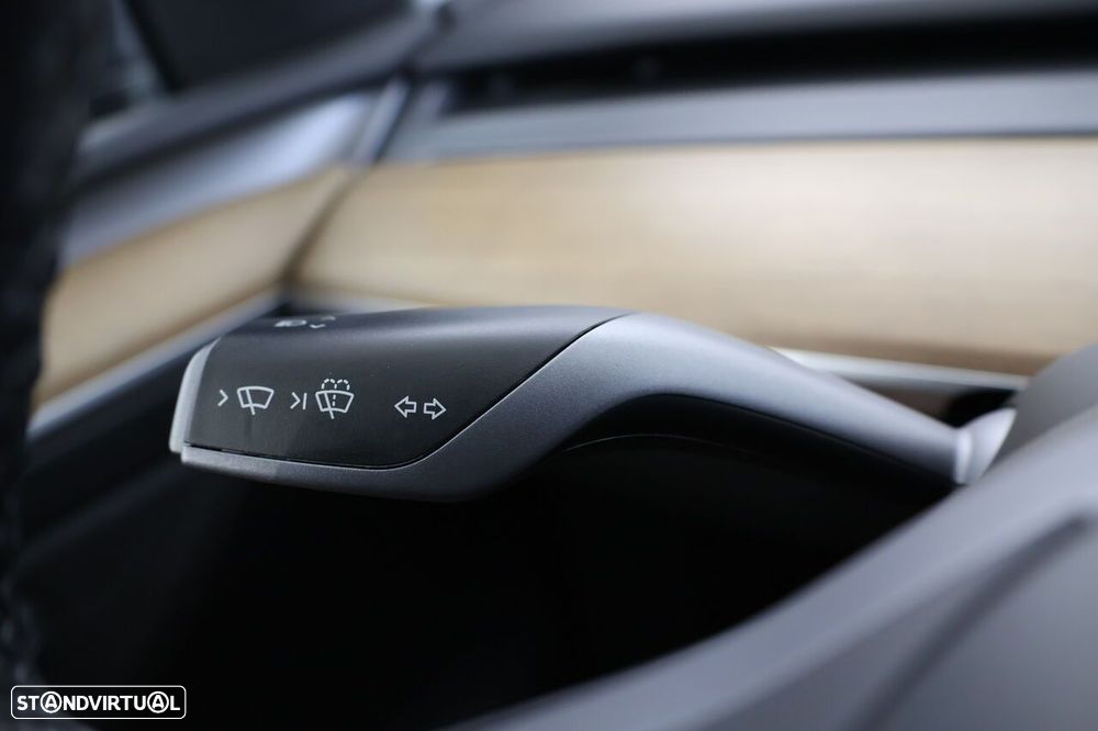 Tesla Model Y Long Range Dual Motor AWD - 15
