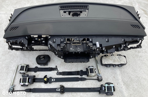 SKODA ENYAQ DESKA KONSOLA KOKPIT PULPIT PÓŁKA PARAPET AIRBAG PODUSZKI PASY PAS KURTYNA KURTYNY FOTELA Raz2