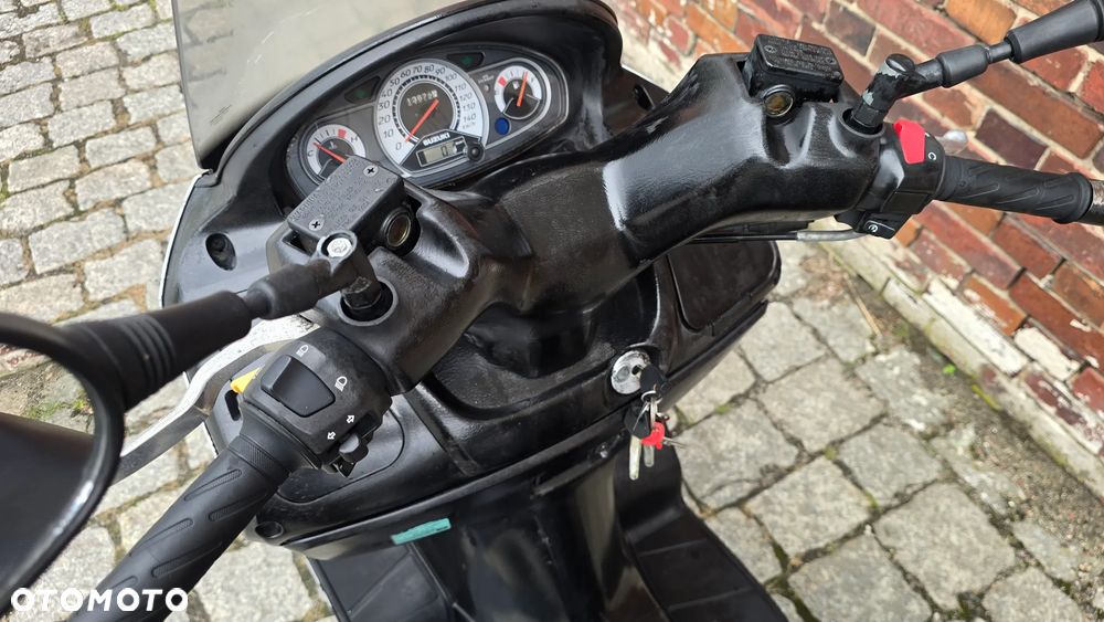 Suzuki Burgman - 14