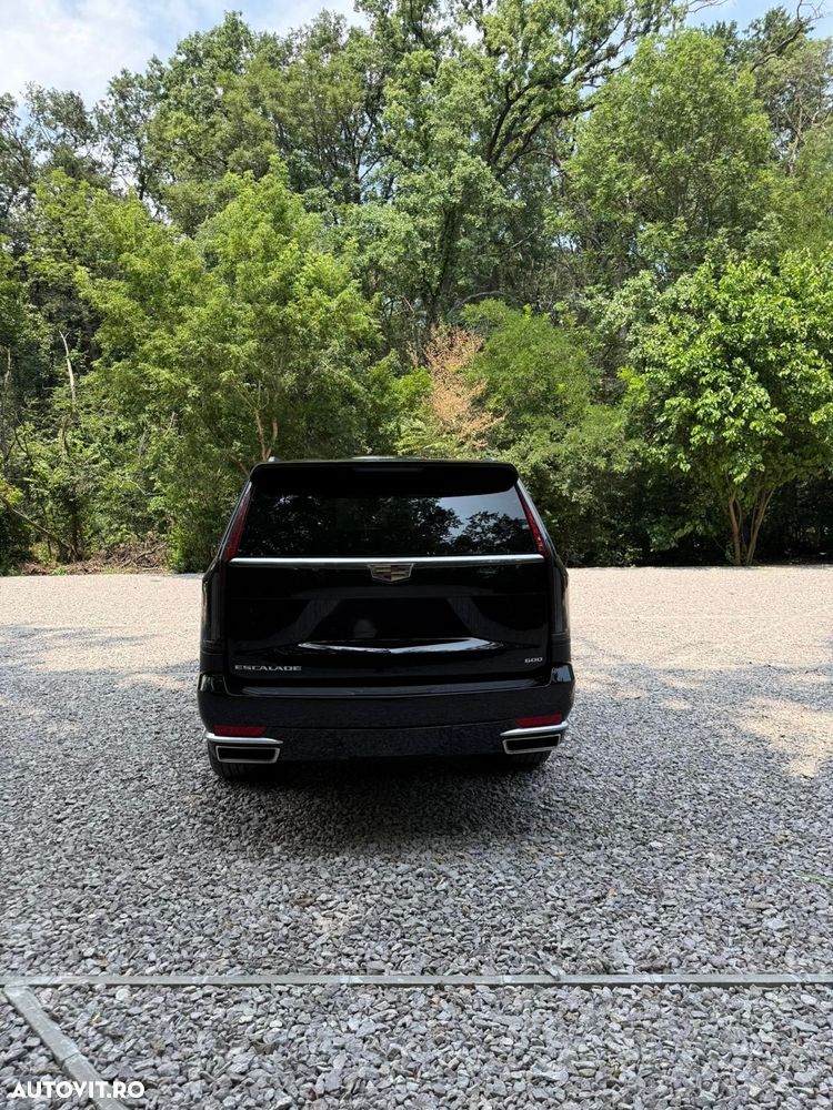 Cadillac Escalade - 2