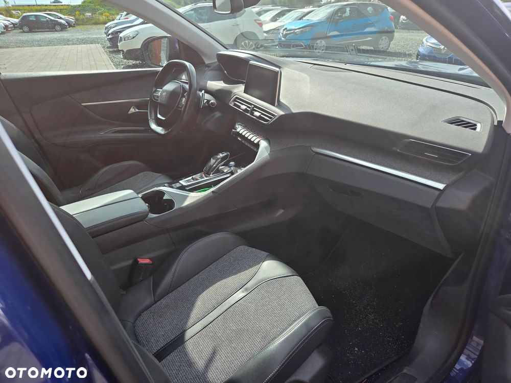 Peugeot 3008 BlueHDi 130 Stop & Start EAT8 Roadtrip - 32