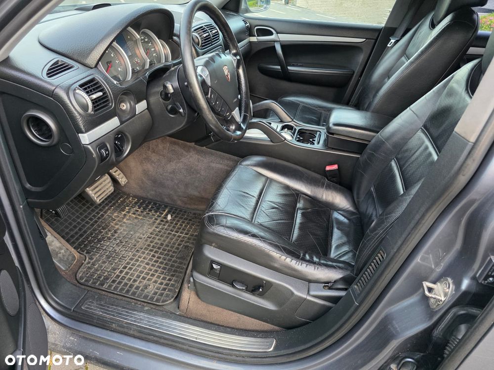 Porsche Cayenne - 11