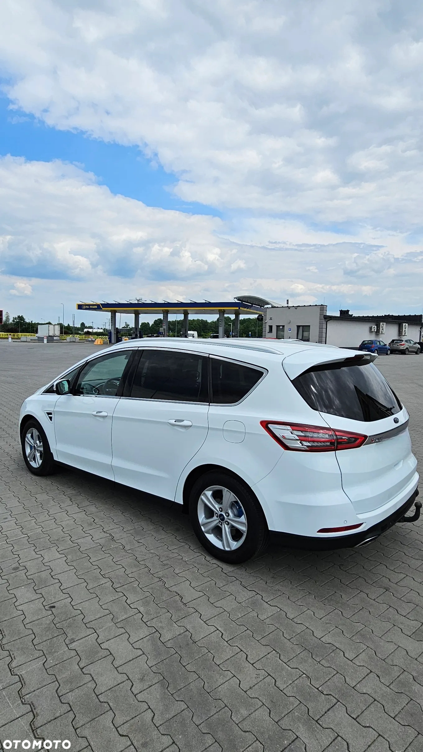 Ford S-Max - 11