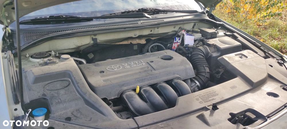 Toyota Avensis 1.8 VVT-i Sol - 3
