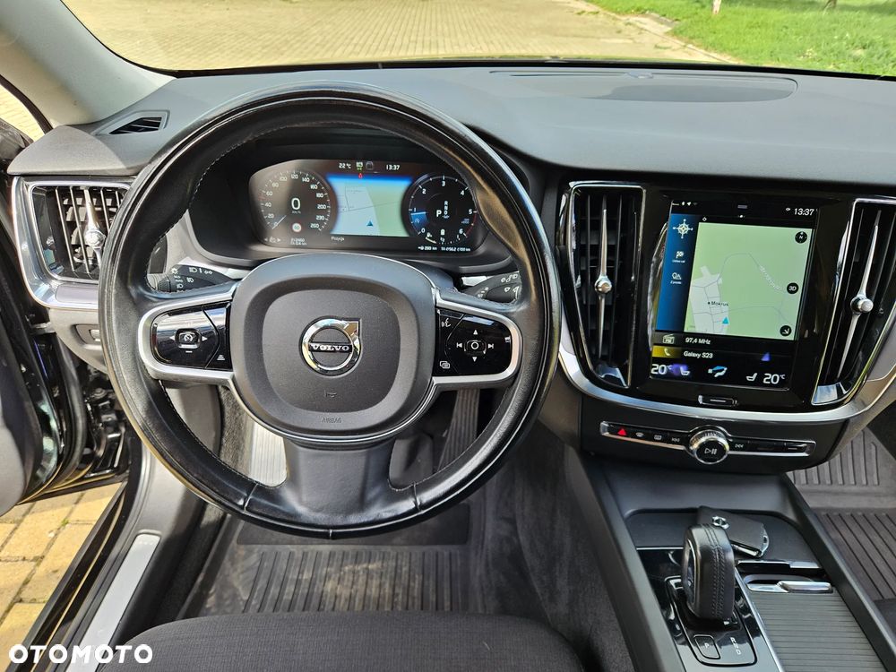 Volvo V60 D4 Momentum Pro - 22