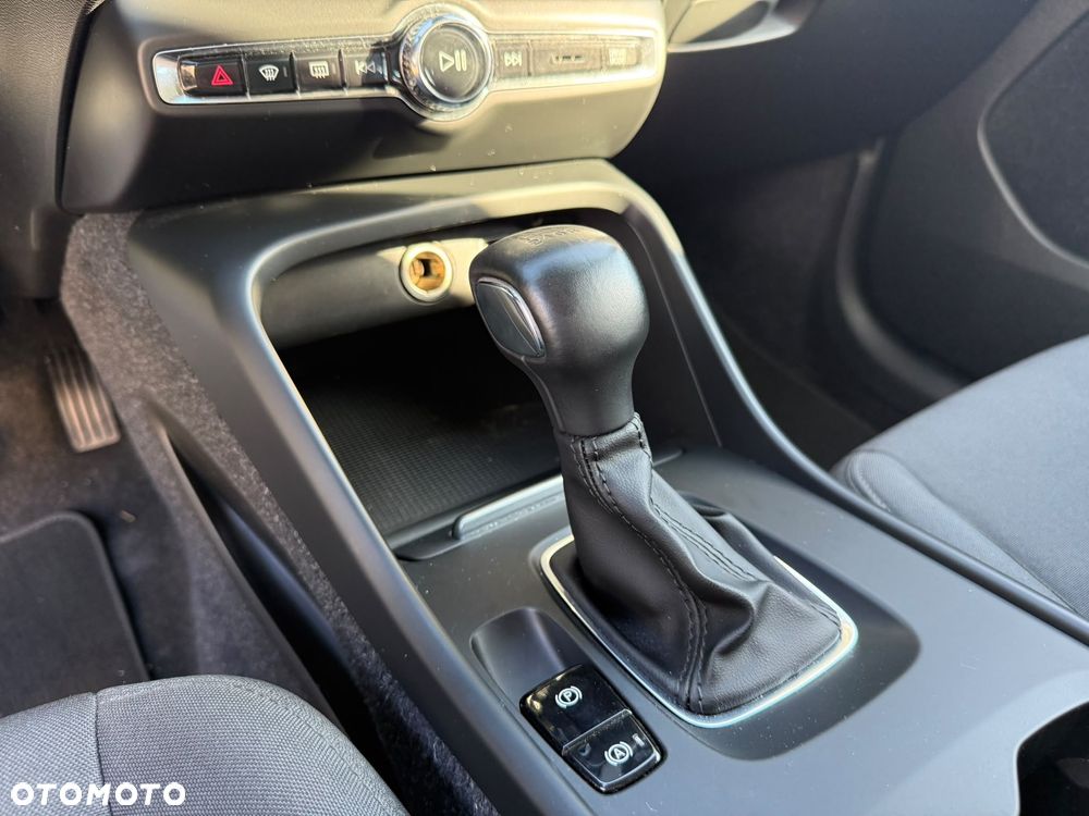 Volvo XC 40 T3 Momentum Pro - 21