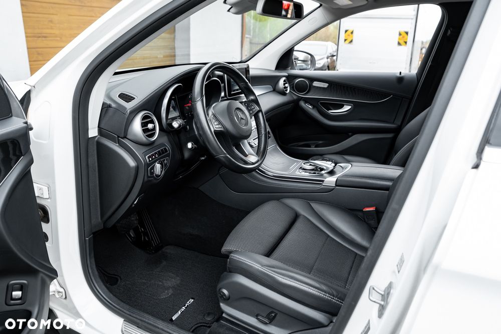 Mercedes-Benz GLC 250 d 4Matic 9G-TRONIC AMG Line - 17