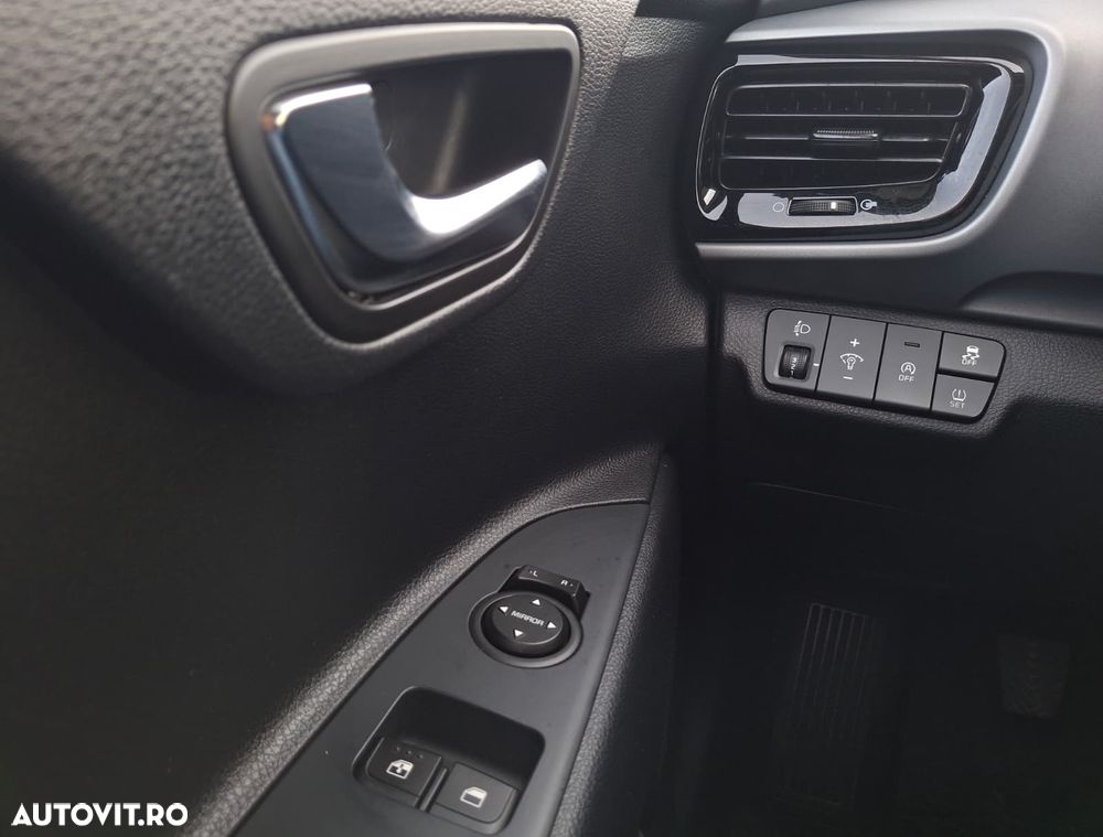 Kia Stonic - 24