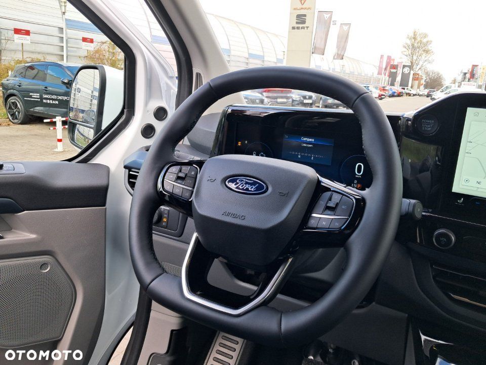 Ford Tourneo Custom - 31