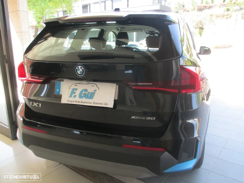 BMW iX1 xDrive30 - 23