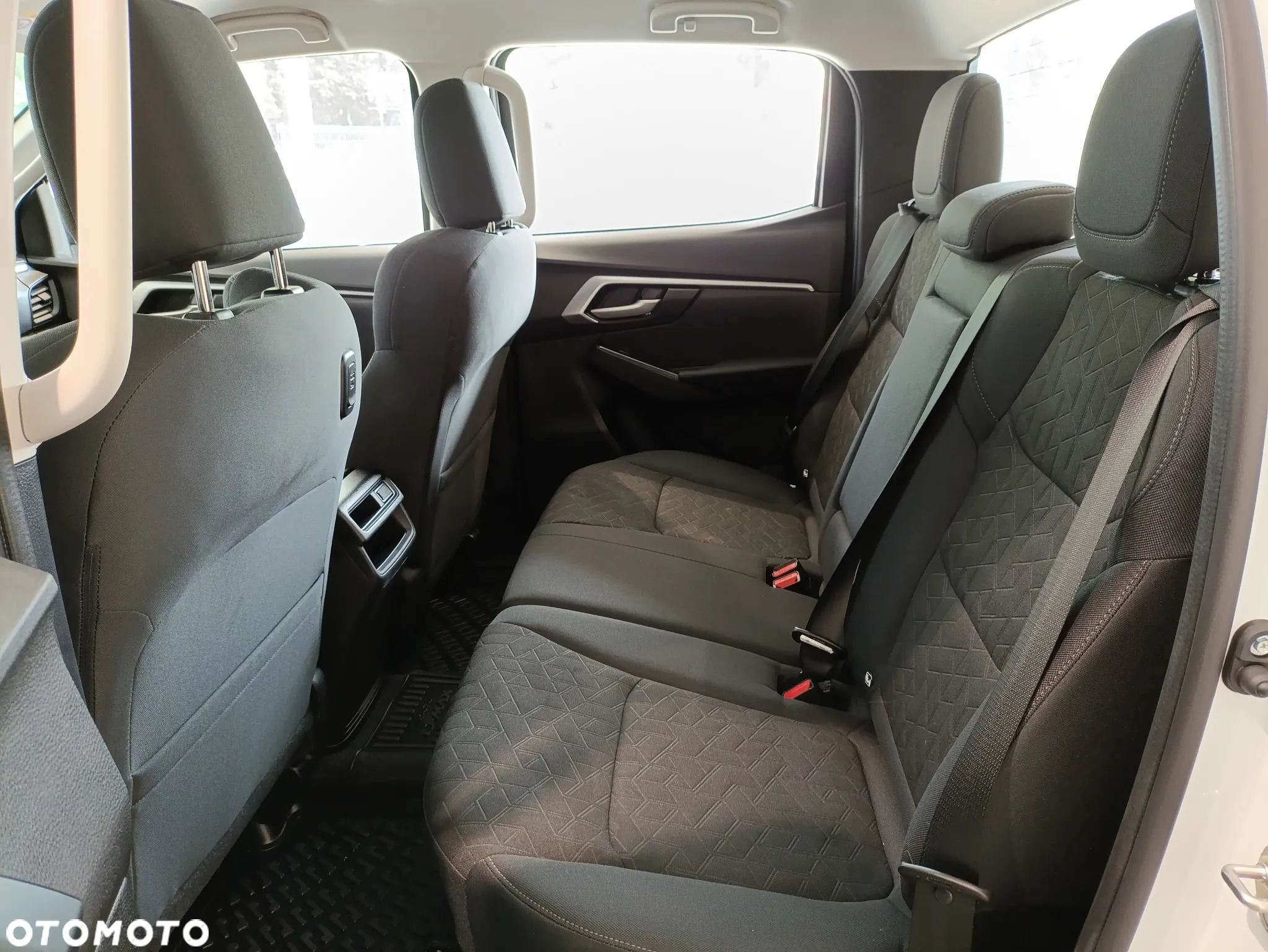 Isuzu D-Max 1.9 DC LS - 13