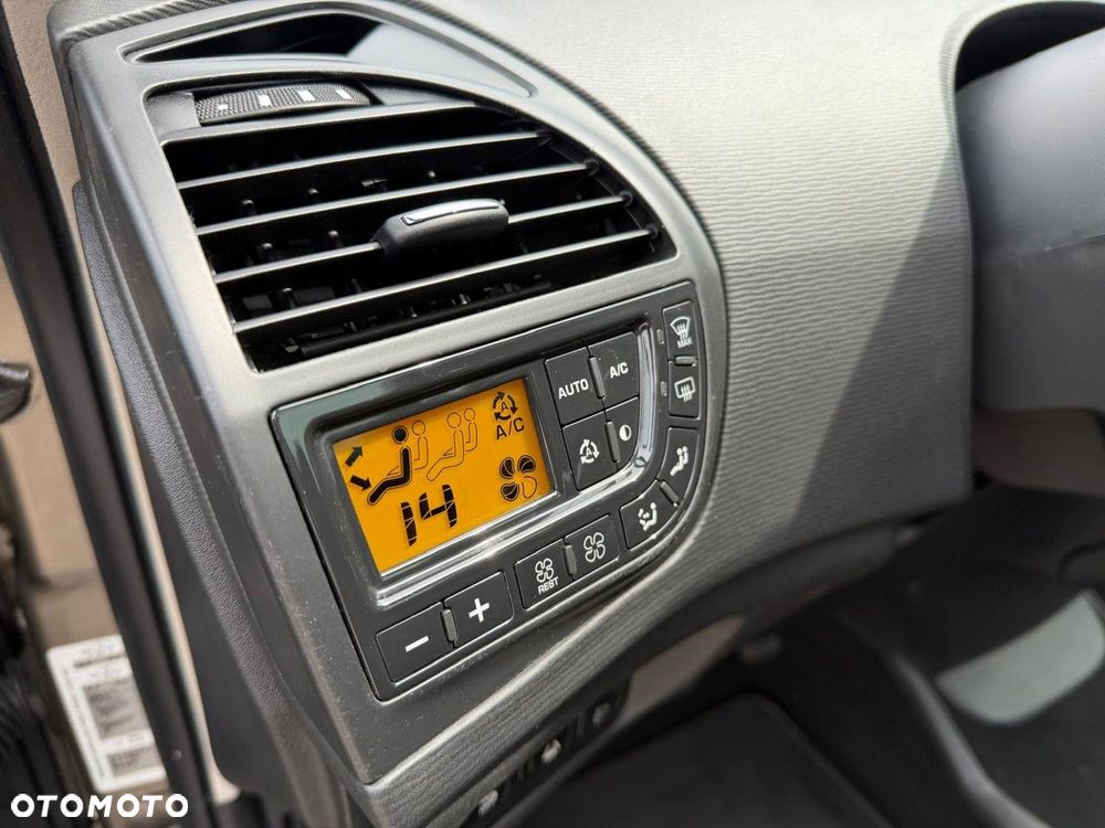 Citroën C4 Picasso - 9