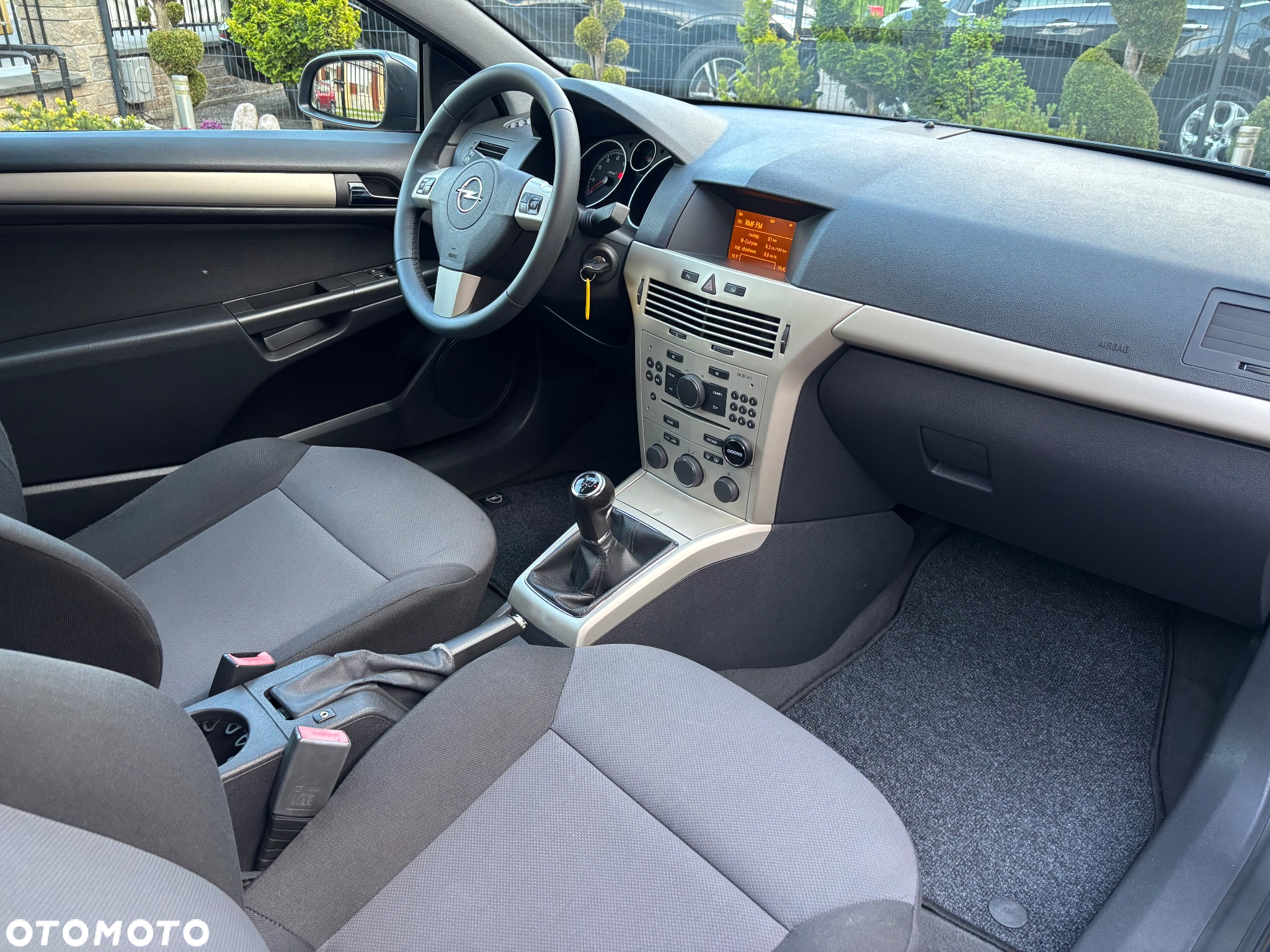 Opel Astra GTC 1.4 Cosmo - 27