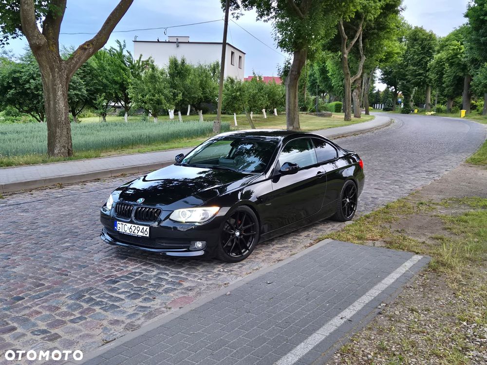 BMW Seria 3 320i - 1