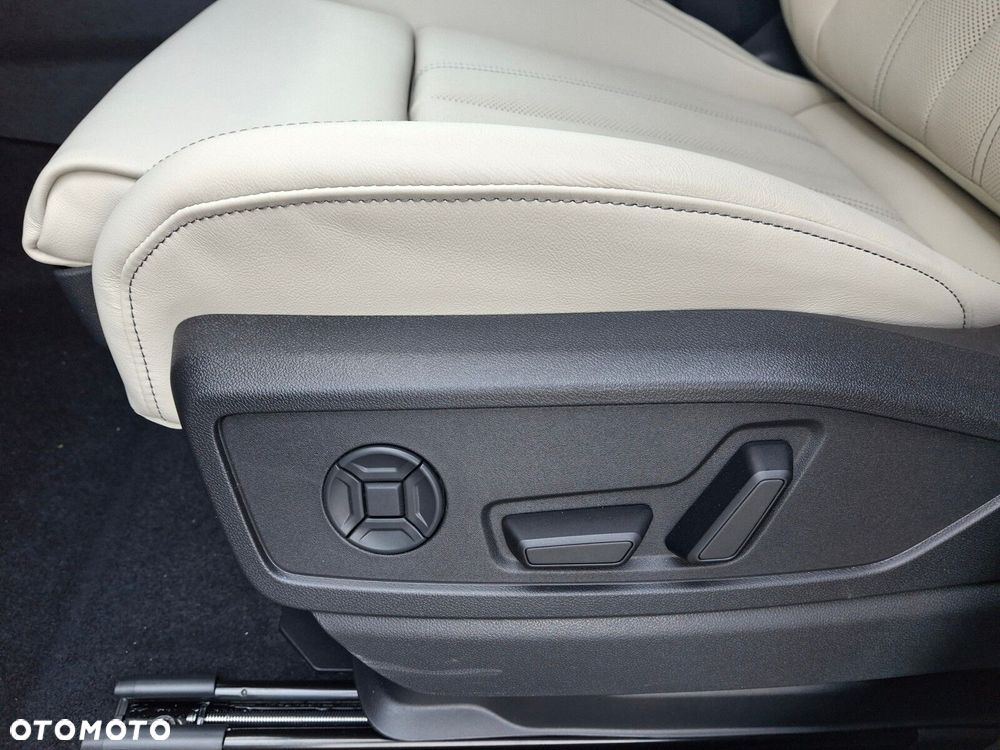 Audi Q5 Sportback - 11