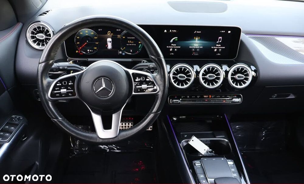 Mercedes-Benz GLA - 14
