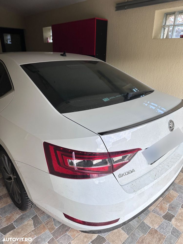 Skoda Superb 2.0 TDI DSG L&K - 8