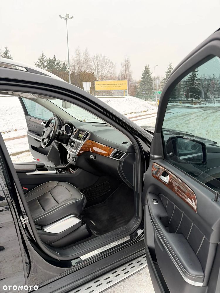 Mercedes-Benz GL 500 4Matic (BlueEFFICIENCY) 7G-TRONIC - 22