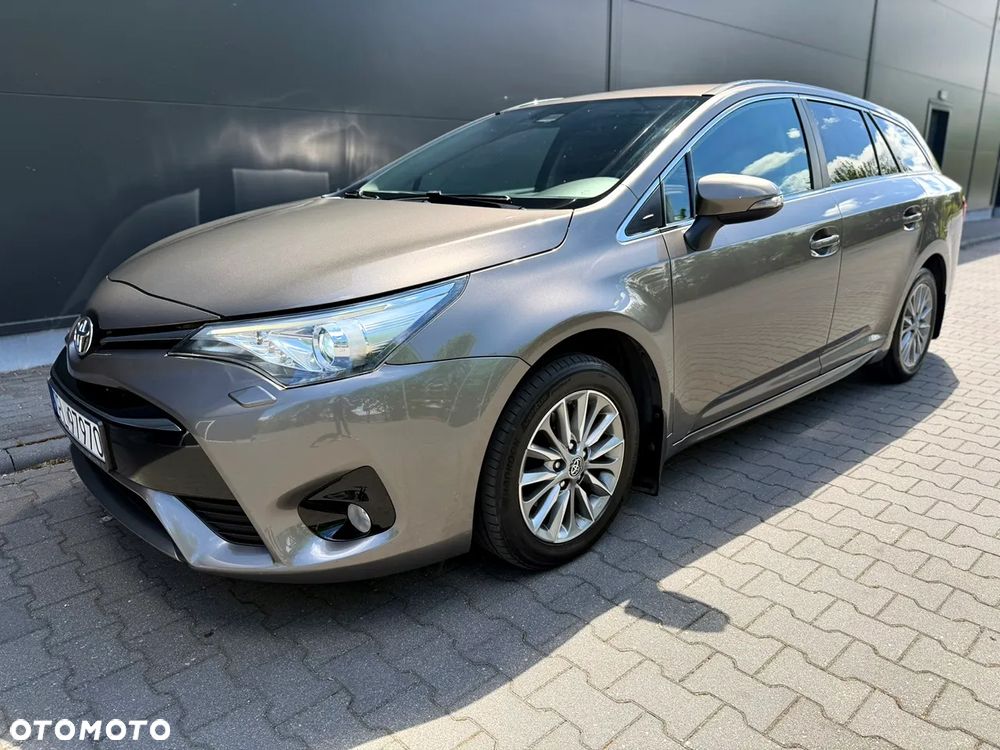 Toyota Avensis - 1