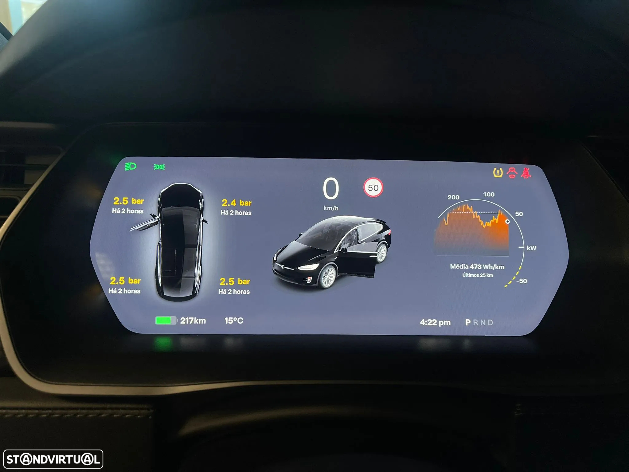 Tesla Model X 75D - 11