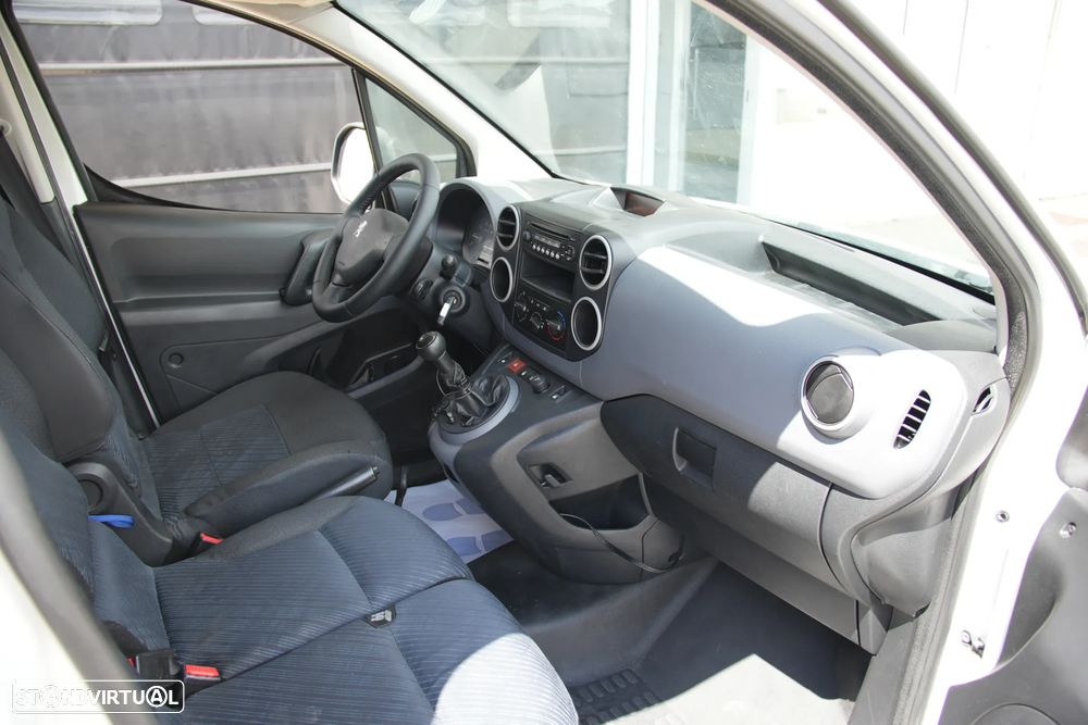 Peugeot Partner 1.6HDI 3Lugares - 10