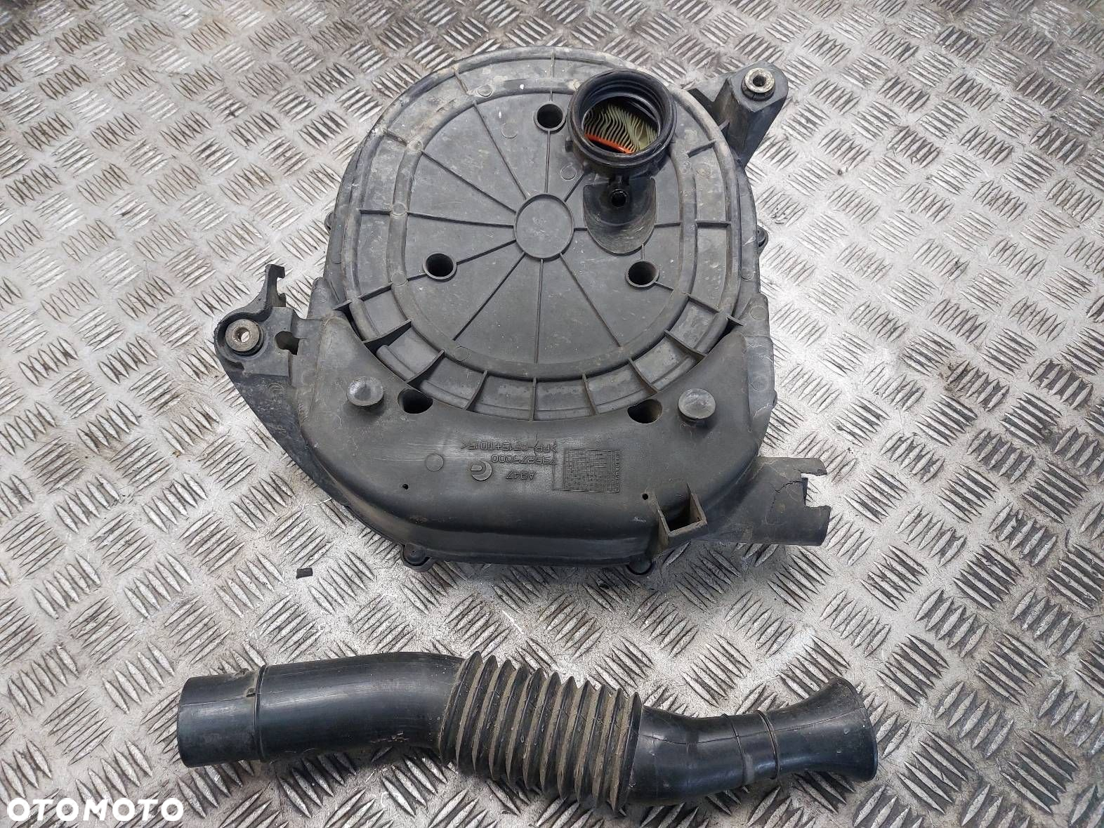 OBUDOWA FILTRA POWIETRZA + RURA DOLOT FIAT PUNTO II 1.2 8V 735275000 - 2
