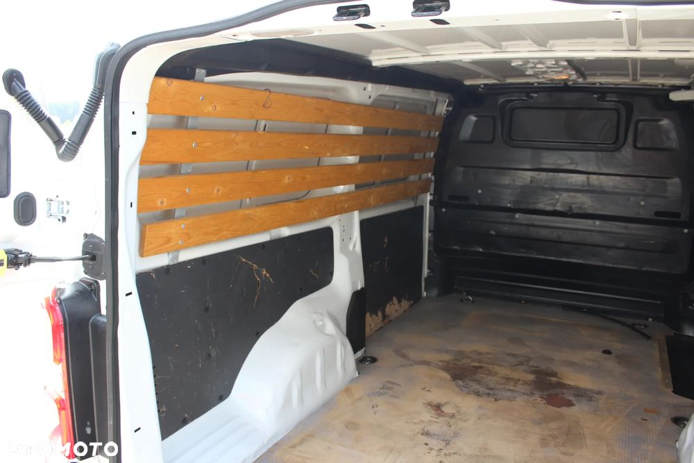 Opel Vivaro - 12