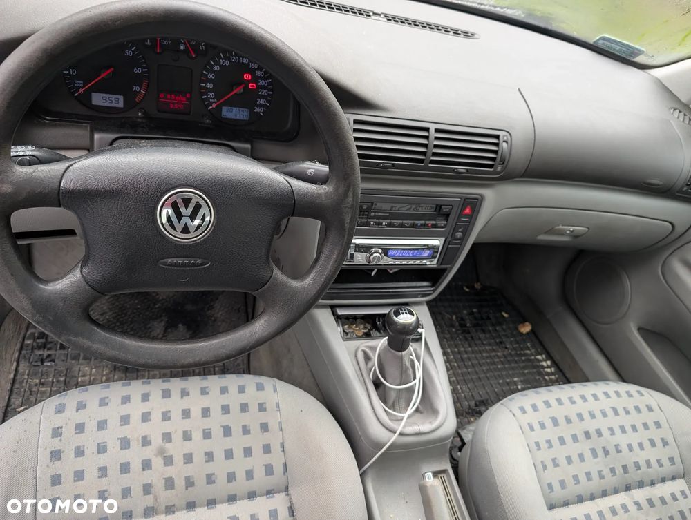 Volkswagen Passat 1.8T - 9