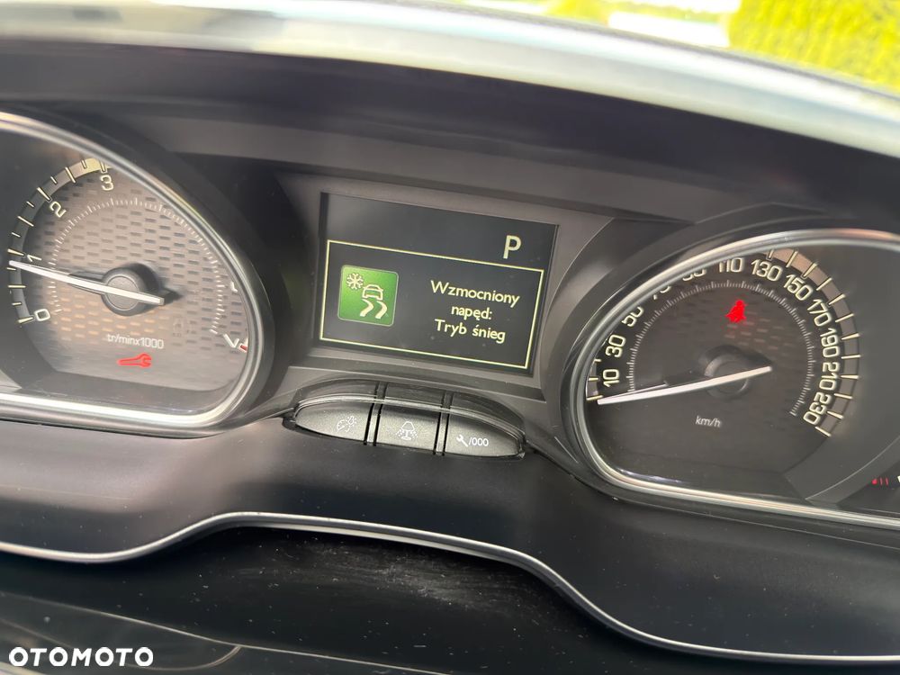 Peugeot 2008 PureTech 110 Stop&Start EAT6 GT-Line Edition - 29