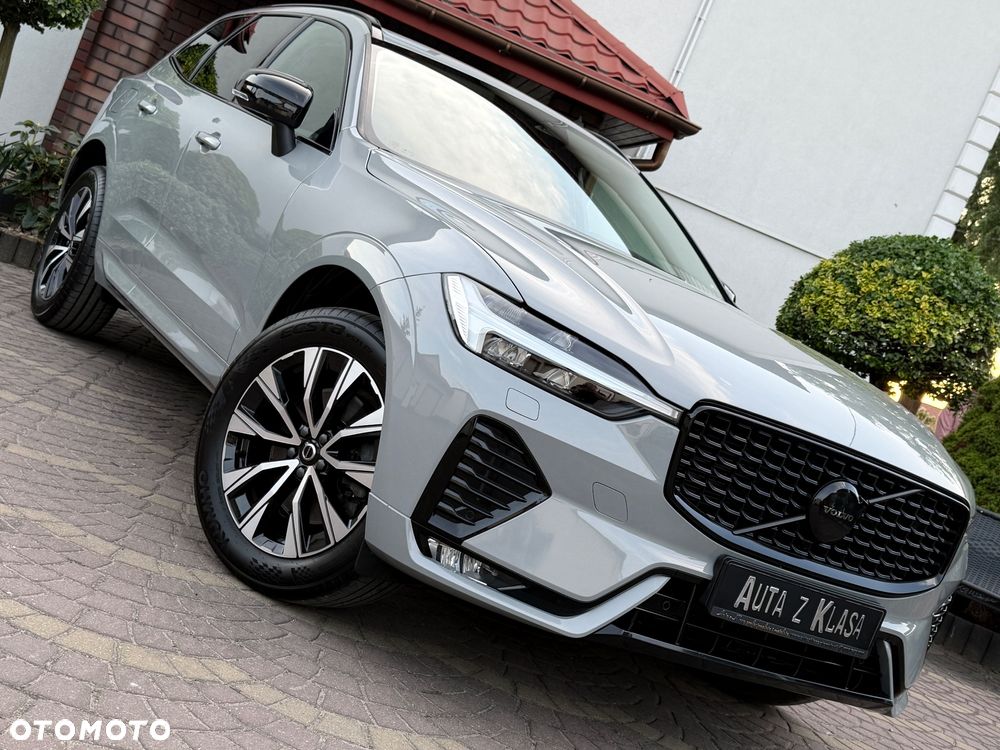 Volvo XC 60 B4 D AWD Plus Dark - 5