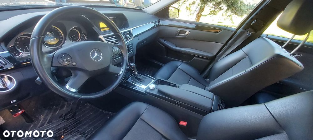 Mercedes-Benz Klasa E ver-200-cgi-blueefficiency-automatik-avantgarde - 10
