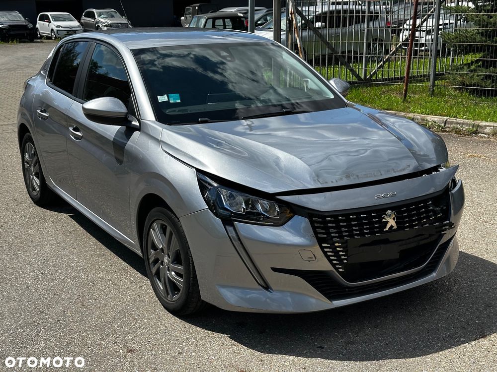 Peugeot 208 - 8