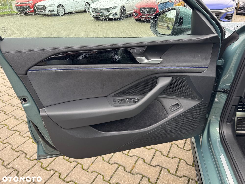 Volkswagen Passat Variant 2.0 TDI SCR DSG R-Line - 17