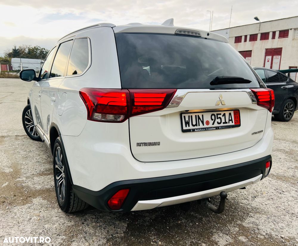 Mitsubishi Outlander - 4