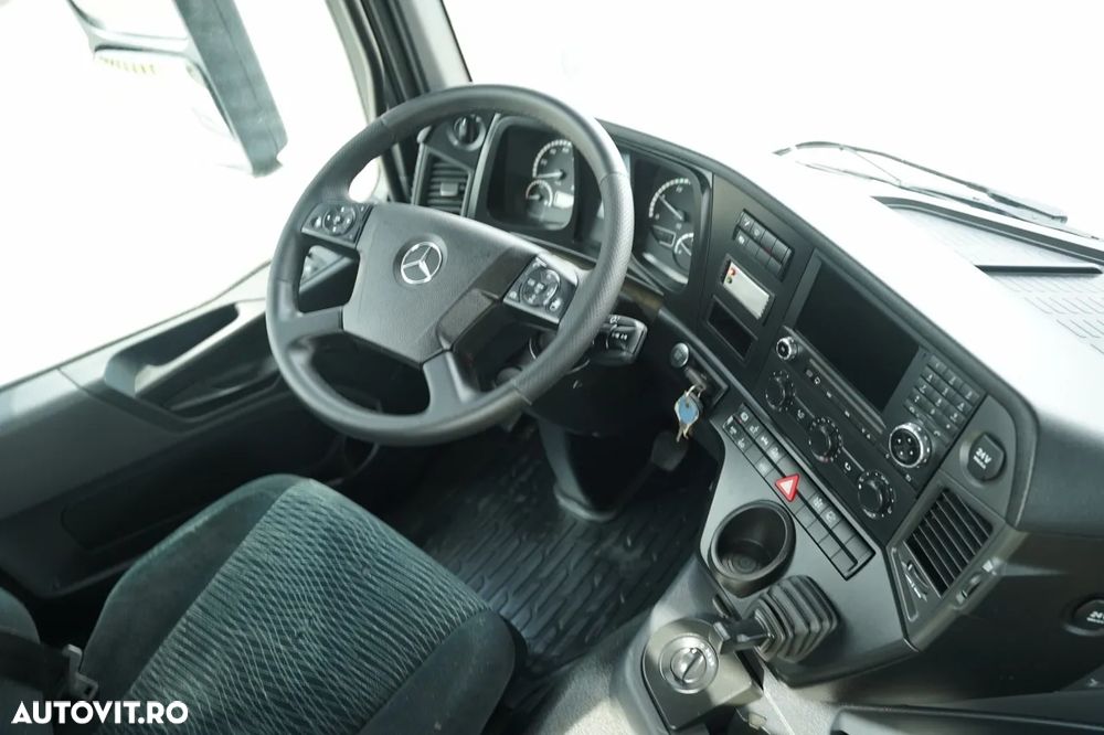 Mercedes-Benz AROCS 3246 / TRIDEM / 8X4 / LIVRARE - 7,3 M / PODEA REZISTENTĂ / Cuplaj PALFINGER PK 22 002 / Rază de acțiune: 14,5 / FURCĂ PENTRU PALEȚI / - 31