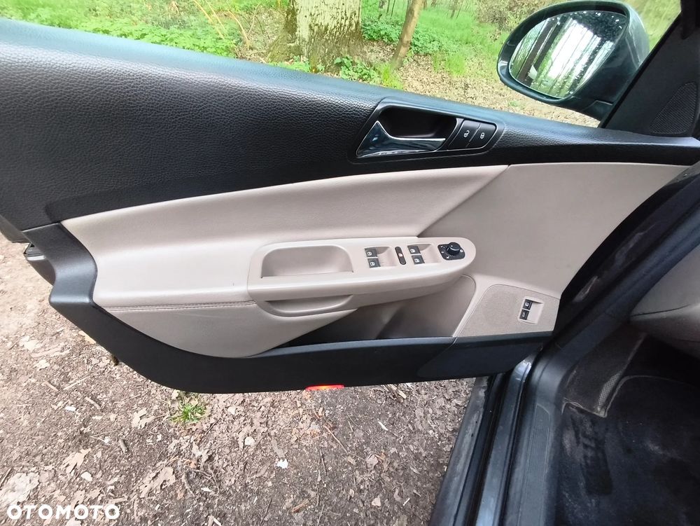 Volkswagen Passat 2.0 TDI Comfortline DSG - 11