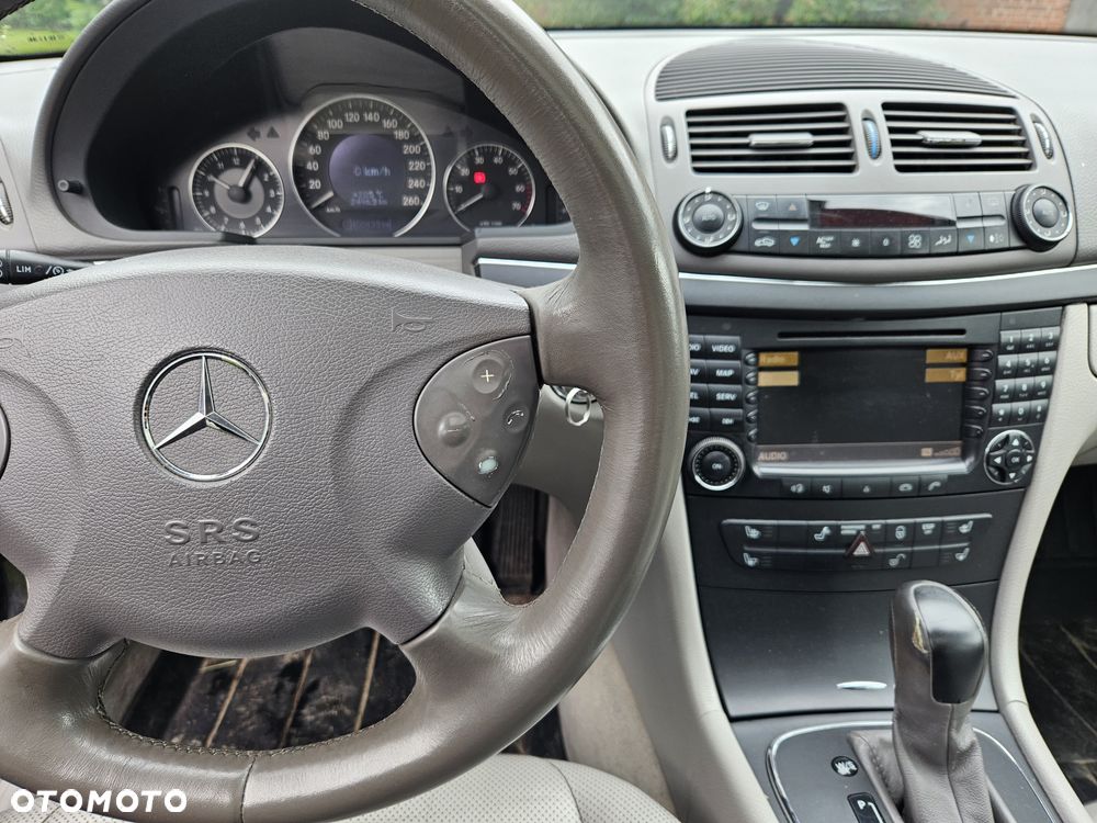 Mercedes-Benz Klasa E 320 Elegance - 14